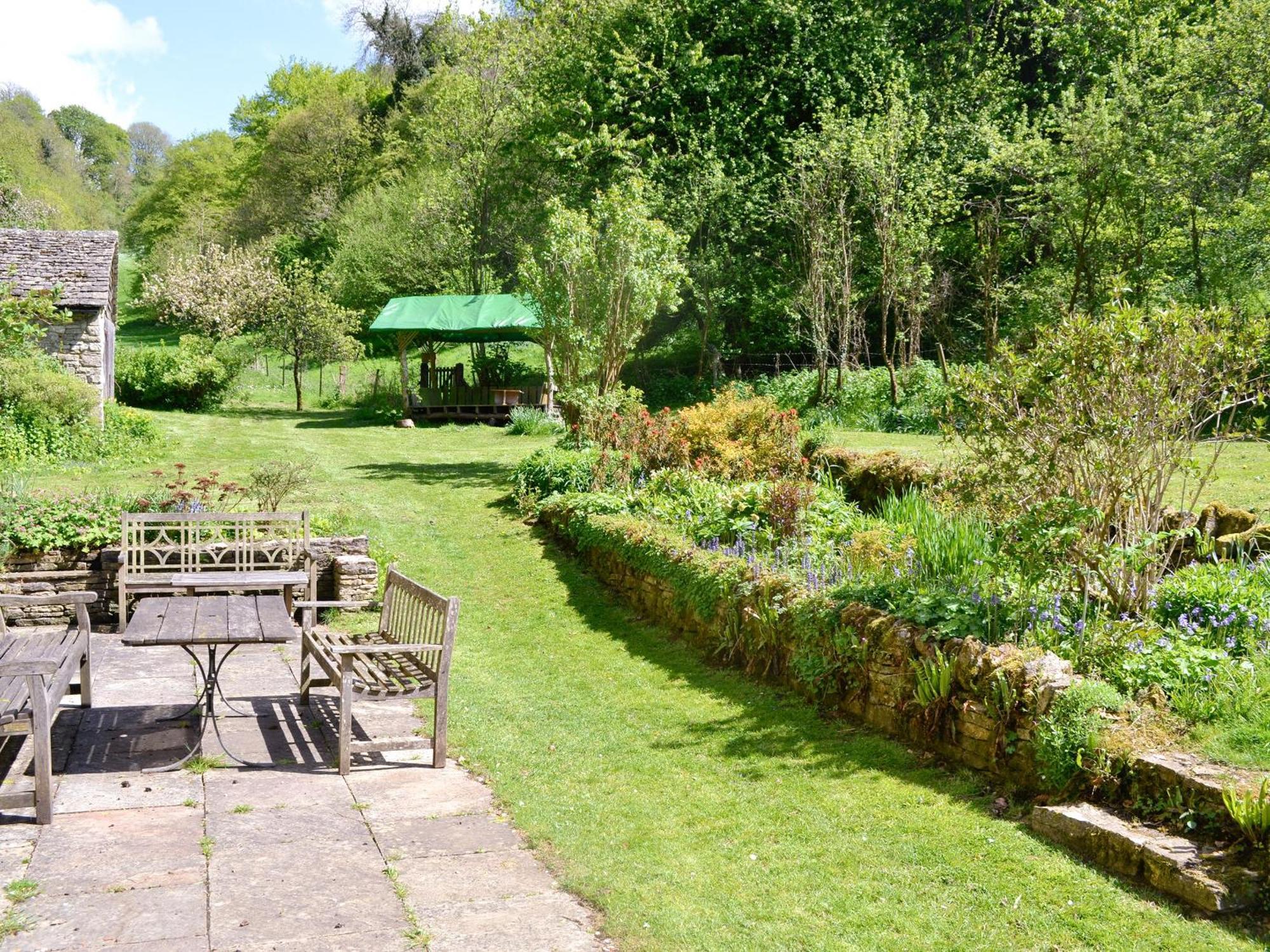 Driftcombe Farmhouse Bisley  Екстериор снимка